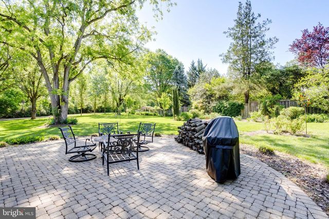 10501 OAK PLACE CT, Fairfax, VA 22030