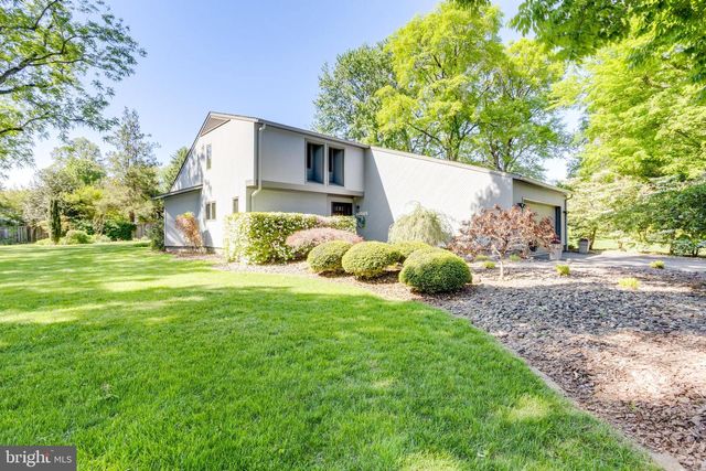 10501 OAK PLACE CT, Fairfax, VA 22030