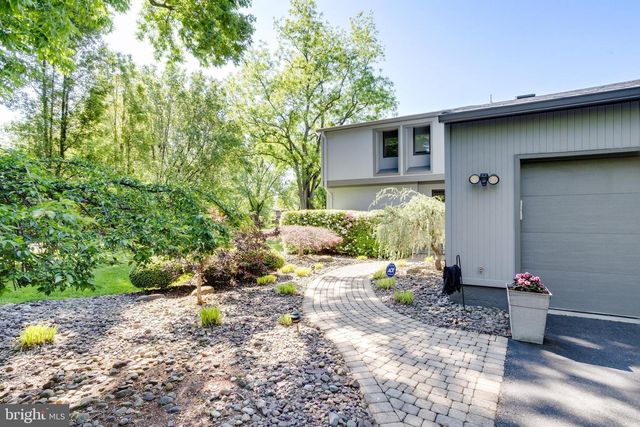 10501 OAK PLACE CT, Fairfax, VA 22030