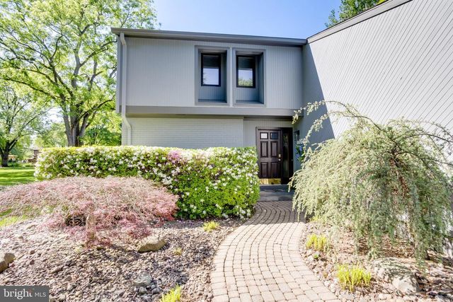10501 OAK PLACE CT, Fairfax, VA 22030