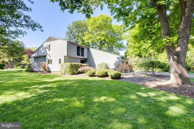10501 OAK PLACE CT, Fairfax, VA 22030