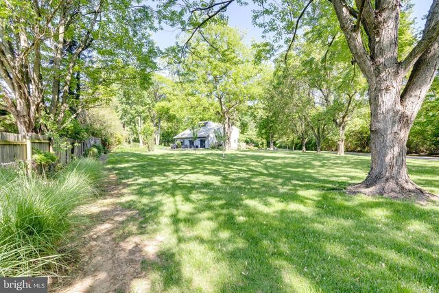 10501 OAK PLACE CT, Fairfax, VA 22030