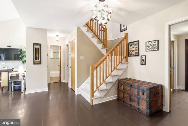 10501 OAK PLACE CT, Fairfax, VA 22030