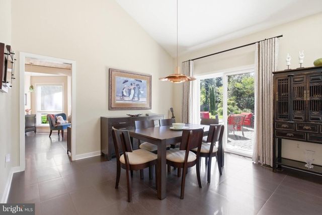 10501 OAK PLACE CT, Fairfax, VA 22030