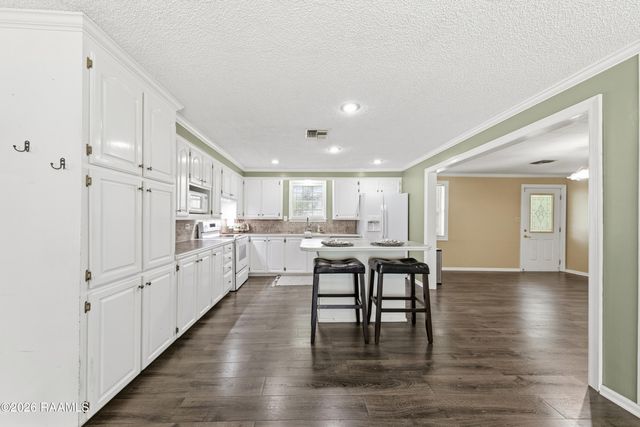 14239 Saint Elmo Road, Erath, LA 70533