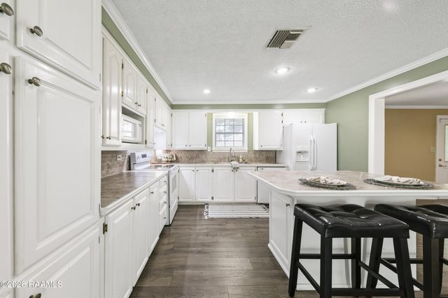 14239 Saint Elmo Road, Erath, LA 70533