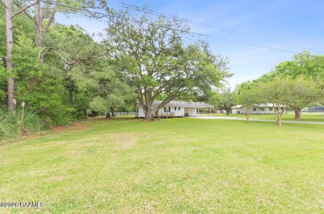 14239 Saint Elmo Road, Erath, LA 70533