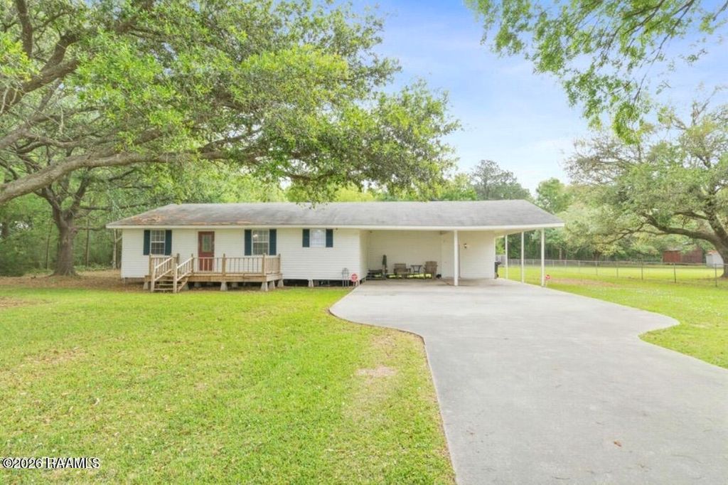 14239 Saint Elmo Road, Erath, LA 70533