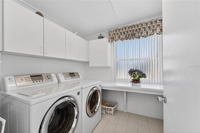 1612 CHEVY CHASE DRIVE, Sun City Center, FL 33573