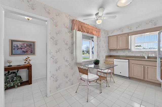 1612 CHEVY CHASE DRIVE, Sun City Center, FL 33573