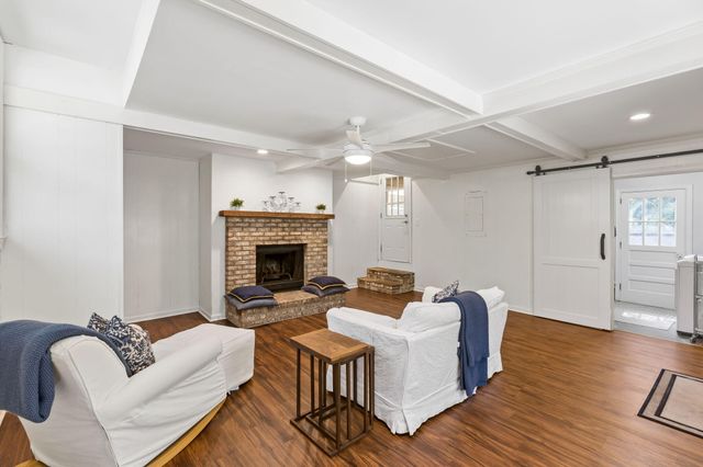 20 Huguenot Avenue, Charleston, SC 29407