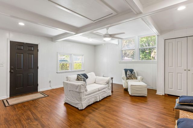 20 Huguenot Avenue, Charleston, SC 29407