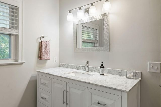 20 Huguenot Avenue, Charleston, SC 29407