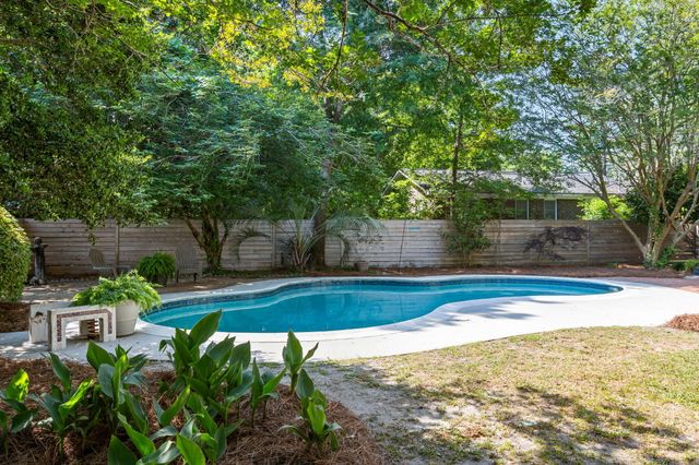 20 Huguenot Avenue, Charleston, SC 29407