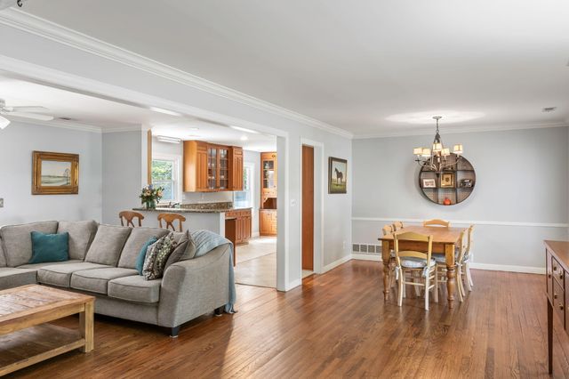 20 Huguenot Avenue, Charleston, SC 29407