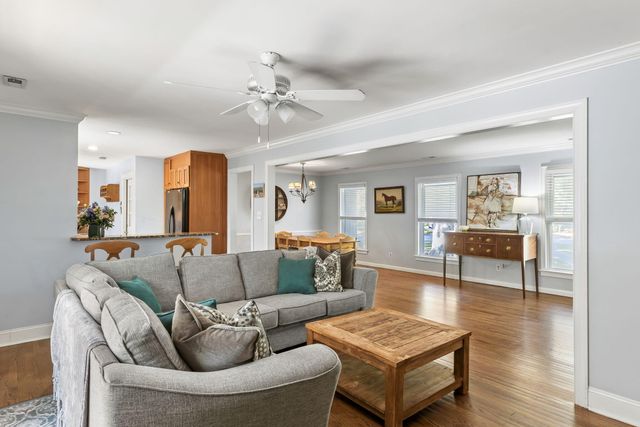 20 Huguenot Avenue, Charleston, SC 29407