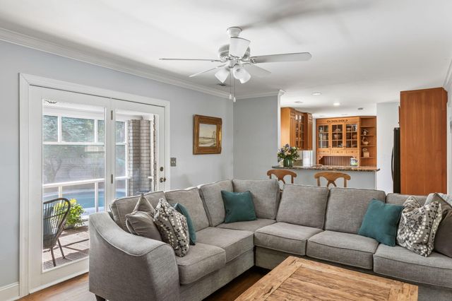 20 Huguenot Avenue, Charleston, SC 29407