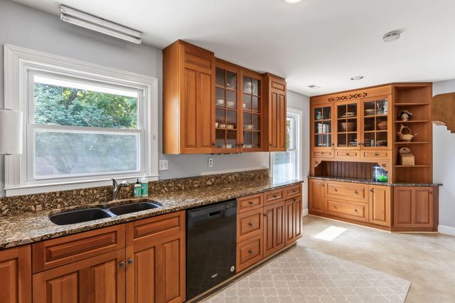 20 Huguenot Avenue, Charleston, SC 29407