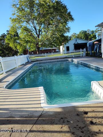 51 Robin Lane, Oriental, NC 28571