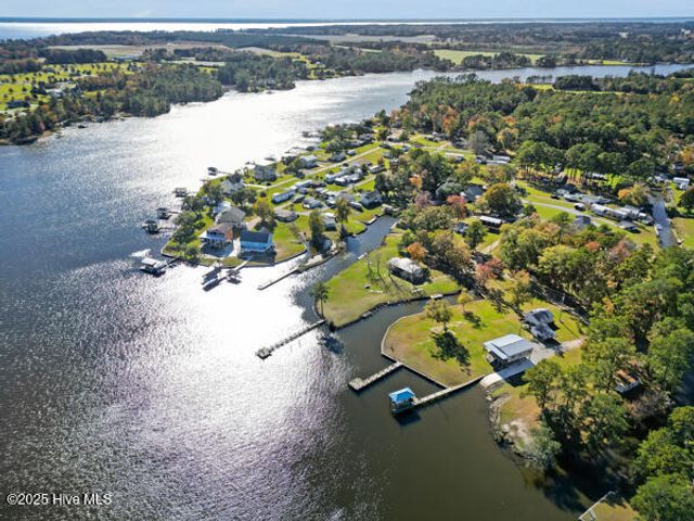 51 Robin Lane, Oriental, NC 28571