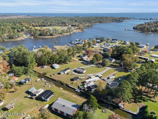 51 Robin Lane, Oriental, NC 28571