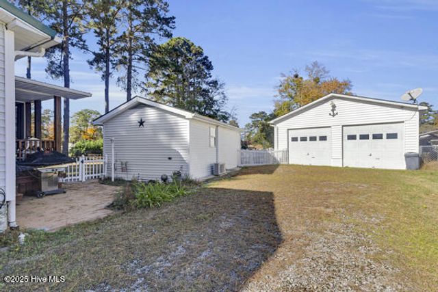 51 Robin Lane, Oriental, NC 28571