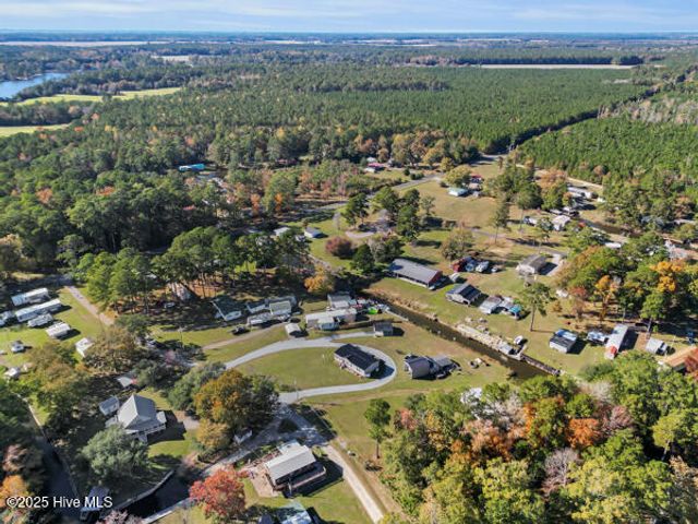 51 Robin Lane, Oriental, NC 28571