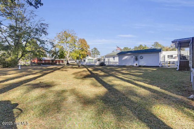 51 Robin Lane, Oriental, NC 28571