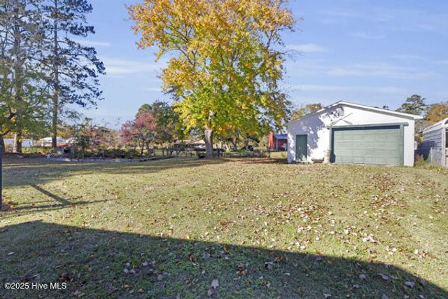 51 Robin Lane, Oriental, NC 28571