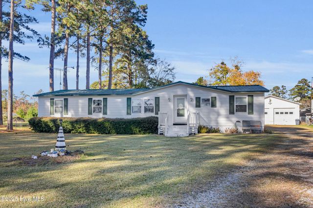 51 Robin Lane, Oriental, NC 28571
