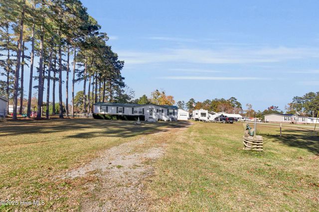 51 Robin Lane, Oriental, NC 28571