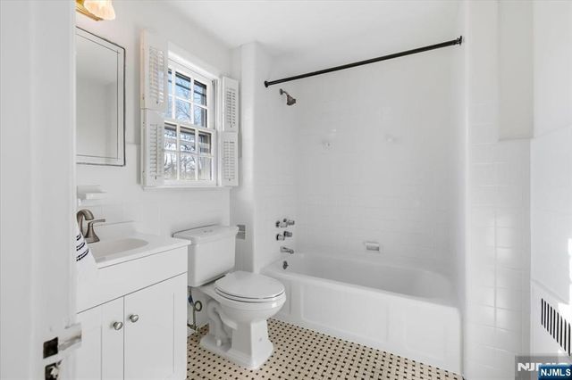 364 Owen Avenue, Fair Lawn, NJ 07410