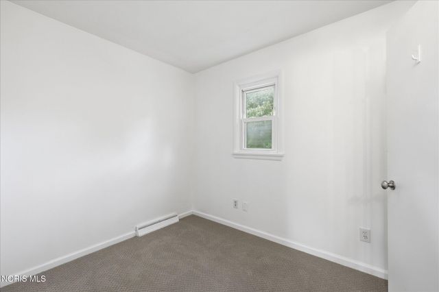724 Inwood Place, Maumee, OH 43537