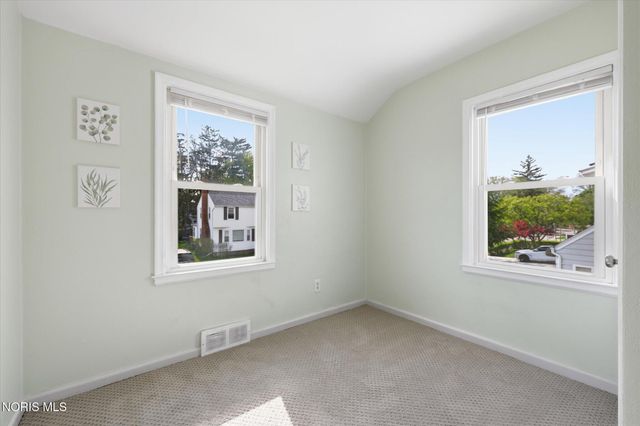 724 Inwood Place, Maumee, OH 43537