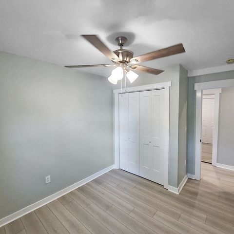 202 E Huggins Street, Manning, SC 29102