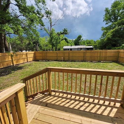 202 E Huggins Street, Manning, SC 29102