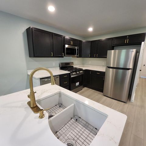 202 E Huggins Street, Manning, SC 29102