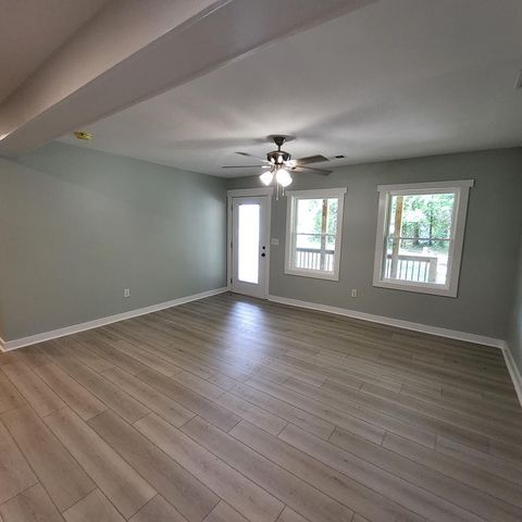 202 E Huggins Street, Manning, SC 29102