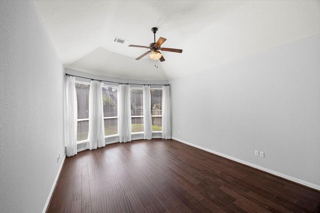 35 Woodmoor Place, Magnolia, TX 77354