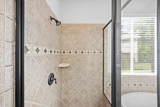 35 Woodmoor Place, Magnolia, TX 77354