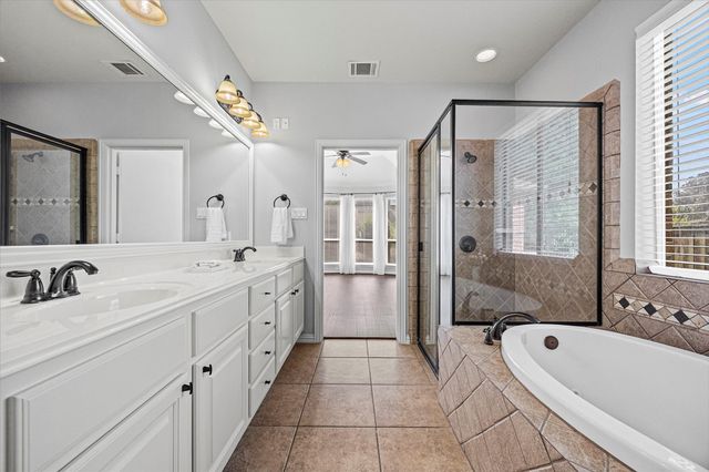 35 Woodmoor Place, Magnolia, TX 77354