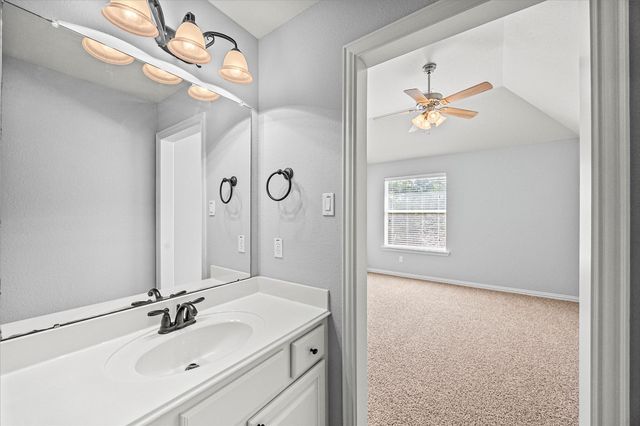 35 Woodmoor Place, Magnolia, TX 77354