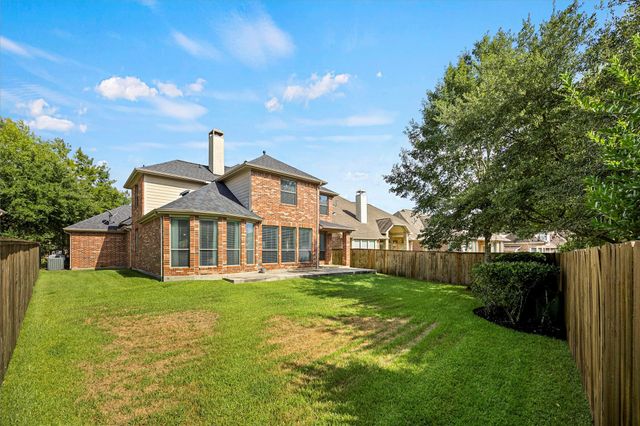35 Woodmoor Place, Magnolia, TX 77354
