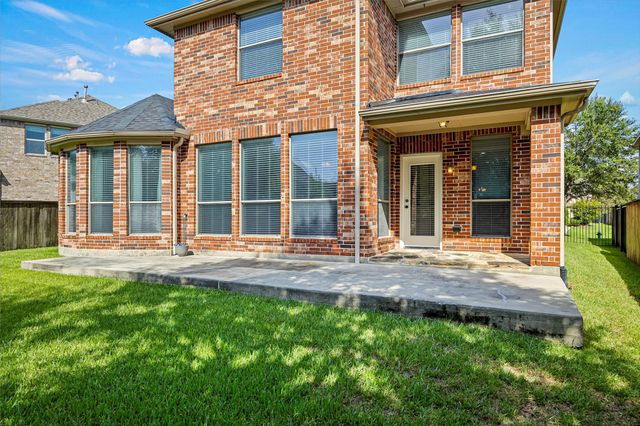 35 Woodmoor Place, Magnolia, TX 77354