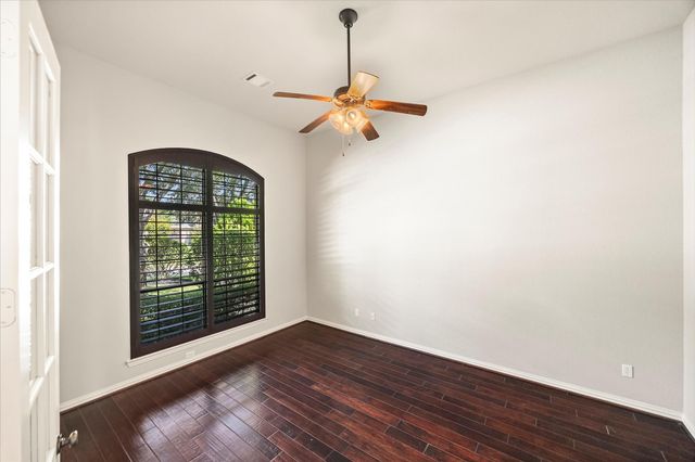 35 Woodmoor Place, Magnolia, TX 77354