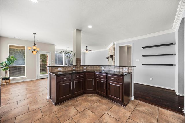 35 Woodmoor Place, Magnolia, TX 77354
