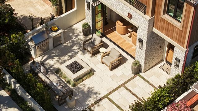 303 Jasmine Avenue, Corona Del Mar, CA 92625