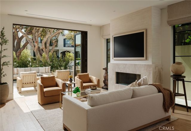 303 Jasmine Avenue, Corona Del Mar, CA 92625