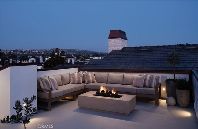 303 Jasmine Avenue, Corona Del Mar, CA 92625