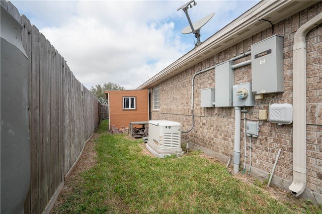 8302 Dawson Ct, Corpus Christi, TX 78414